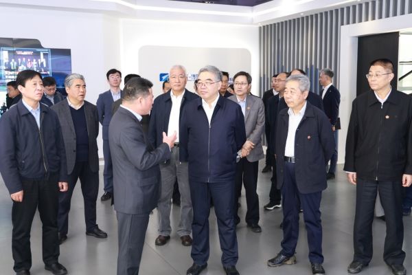 全國政協(xié)副主席、民進(jìn)中央常務(wù)副主席朱永新率隊(duì)調(diào)研遠(yuǎn)東控股